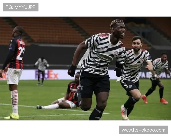 伊布替补席凝视角旗，米兰老将见证新生代夺冠瞬间